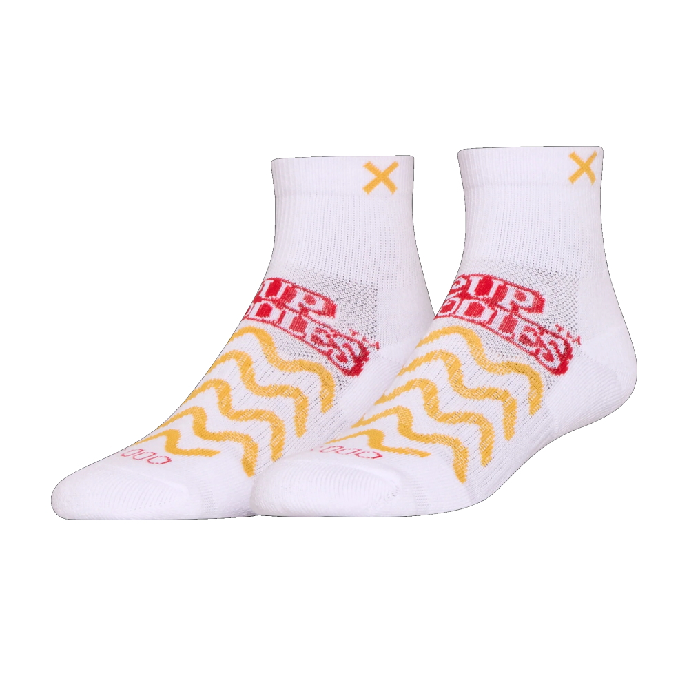 オッド ソックス（ODD SOX）クォーター ソックス ミディアム サイズ CUP NOODLES