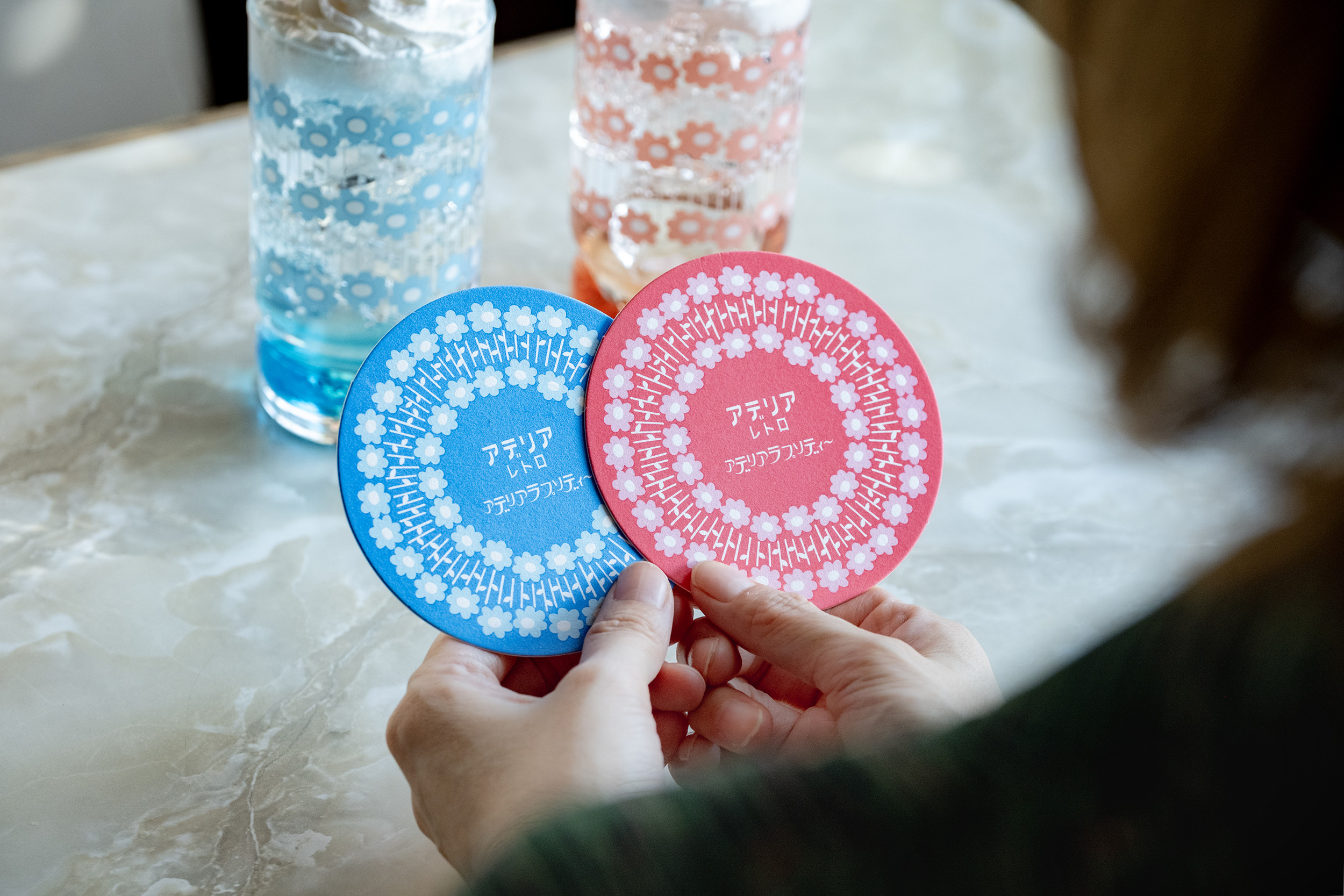 オリジナルの紙コースター付き