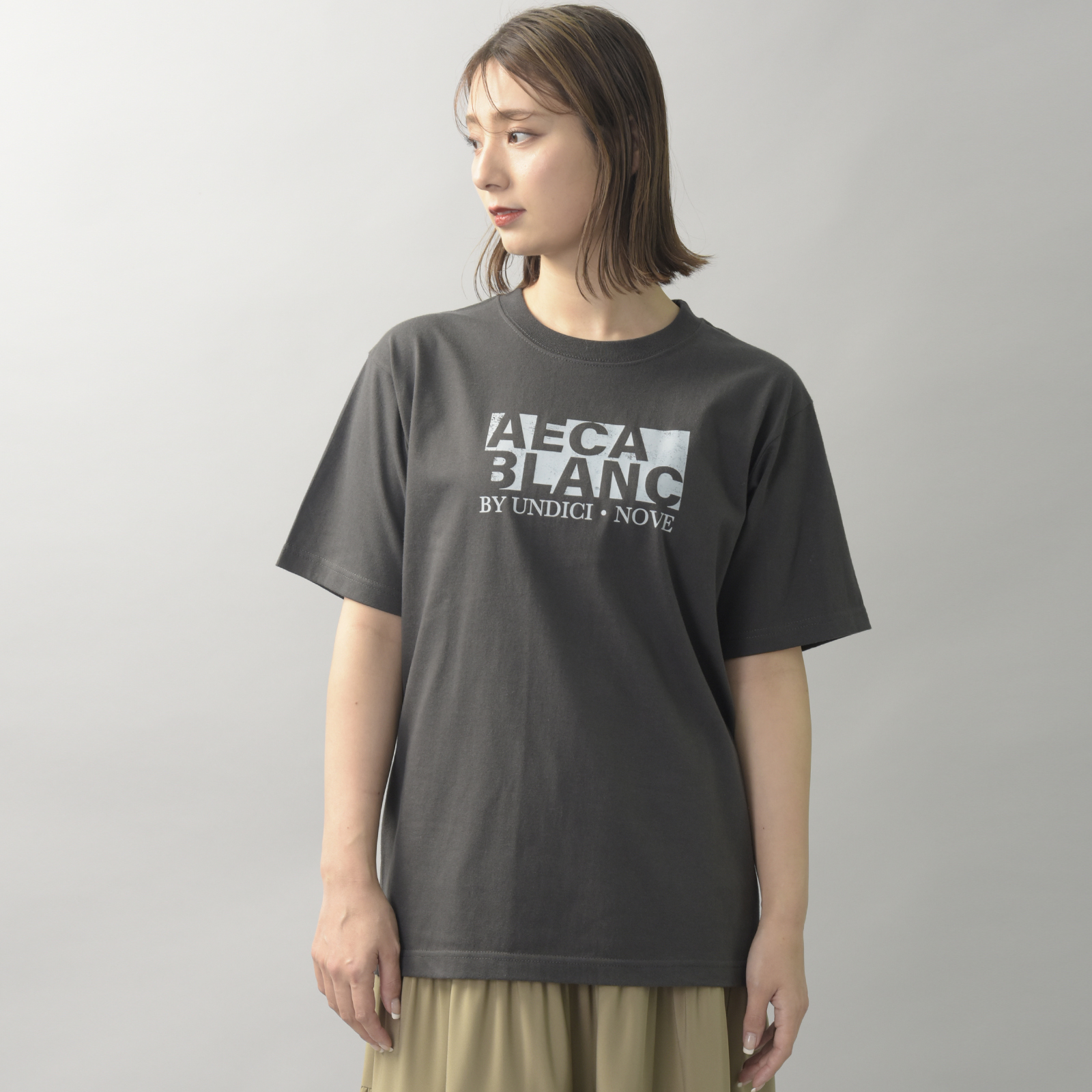 ブランドロゴプリントTシャツ