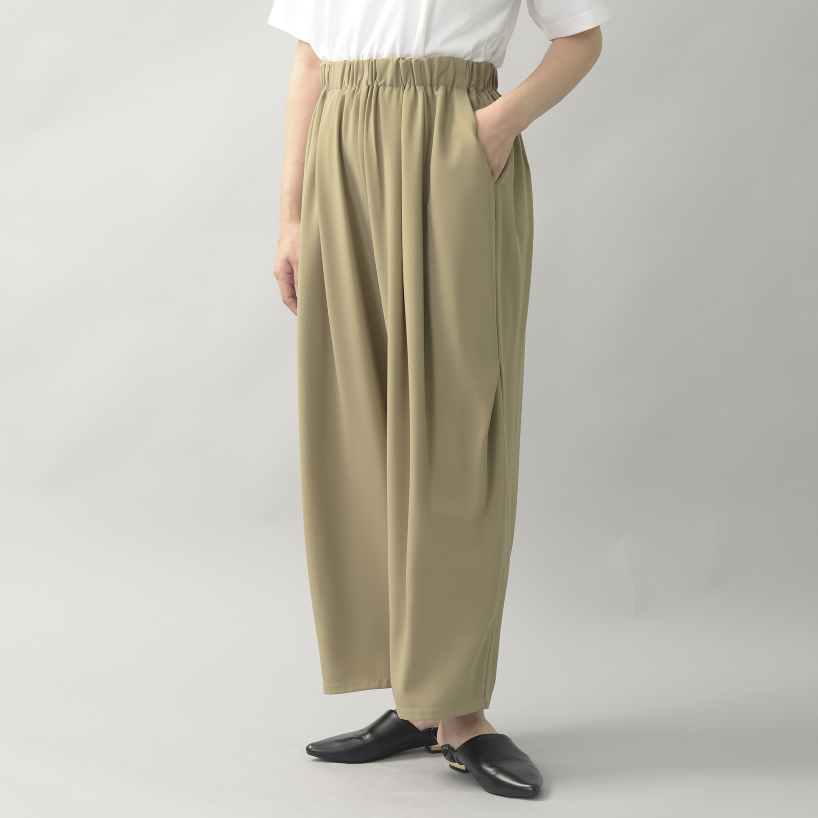 ポリエステルサテンワイドパンツ