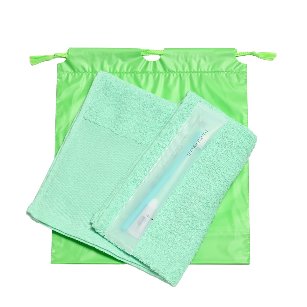 180匁平地付ソフトタオル・国産ハブラシセット（グリーン）巾着袋入り　200セット