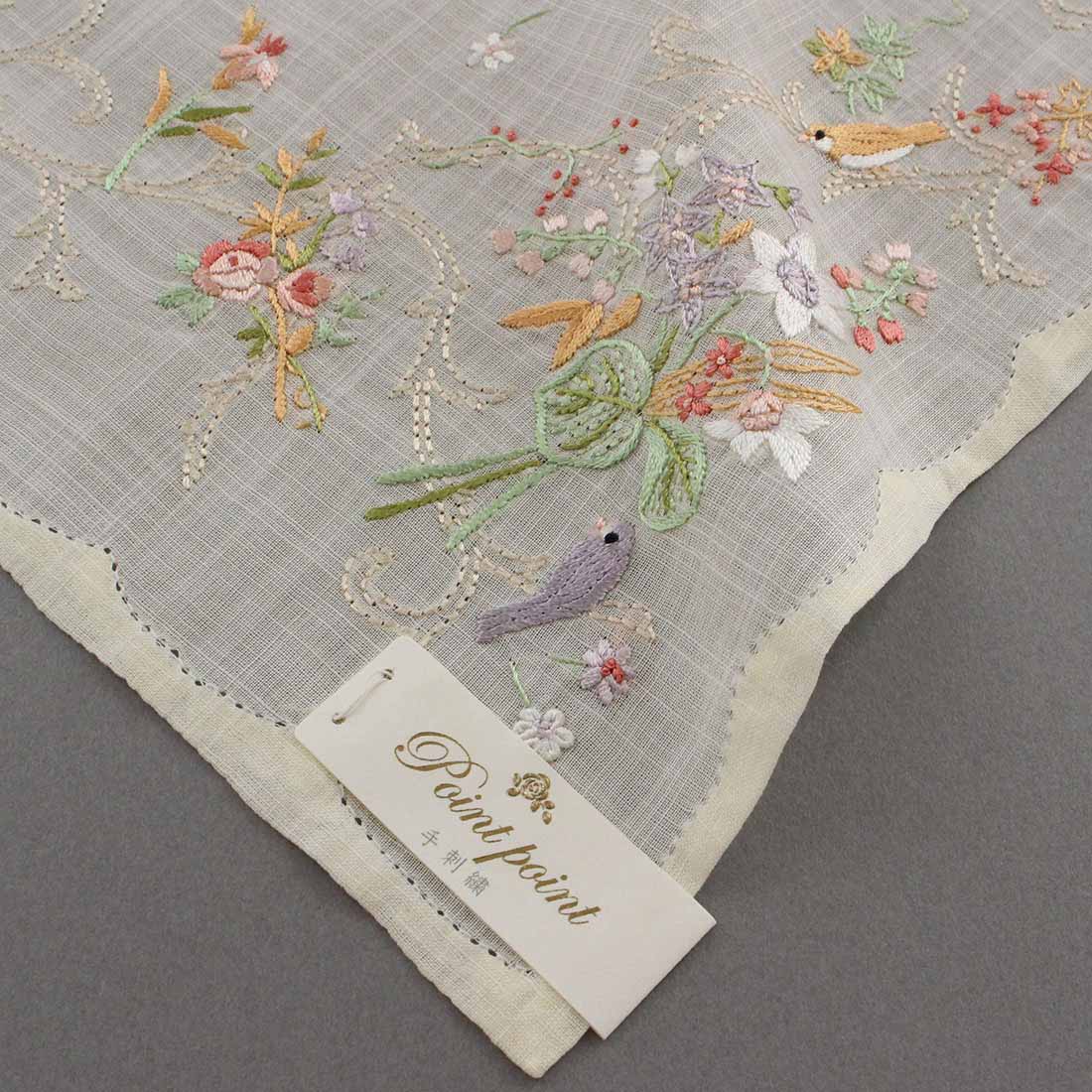 ベトナム手刺繍ハンカチ　花　5213　クリーム