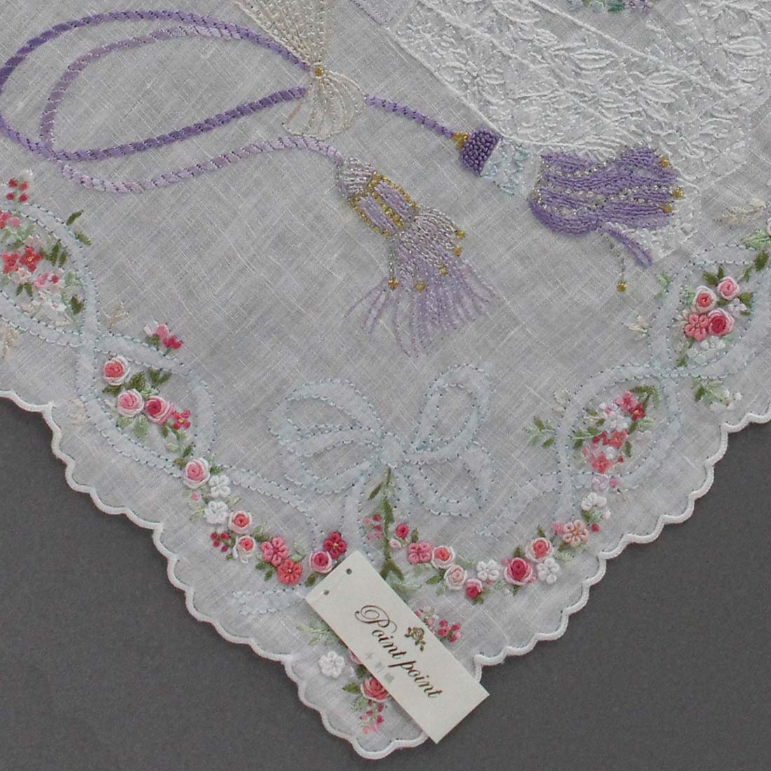 ベトナム手刺繍ハンカチ　扇子デザイン　6211　ホワイト