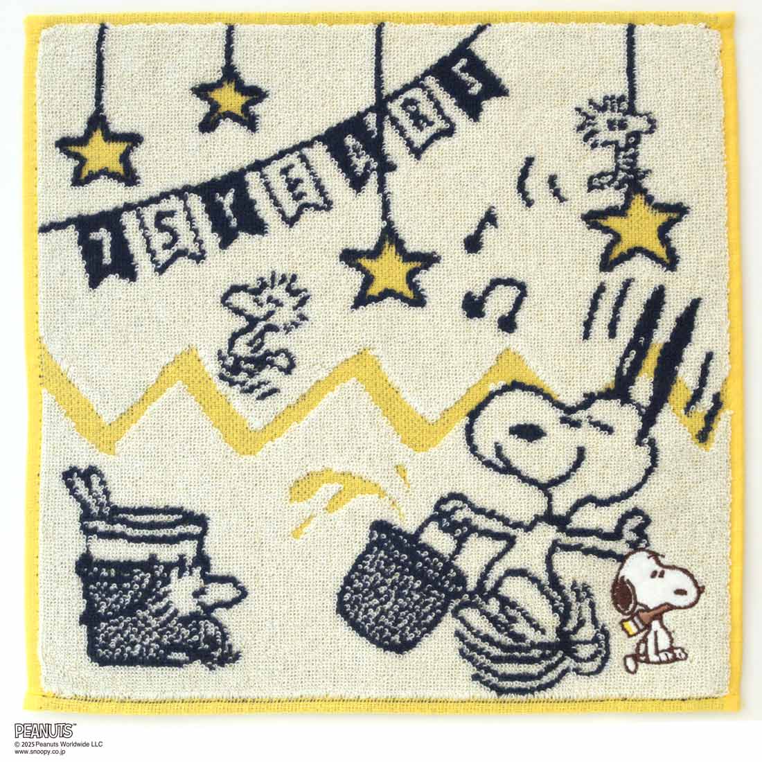 スヌーピー　タオルハンカチ　YEARS（専用パッケージ入り）　【PEANUTS】