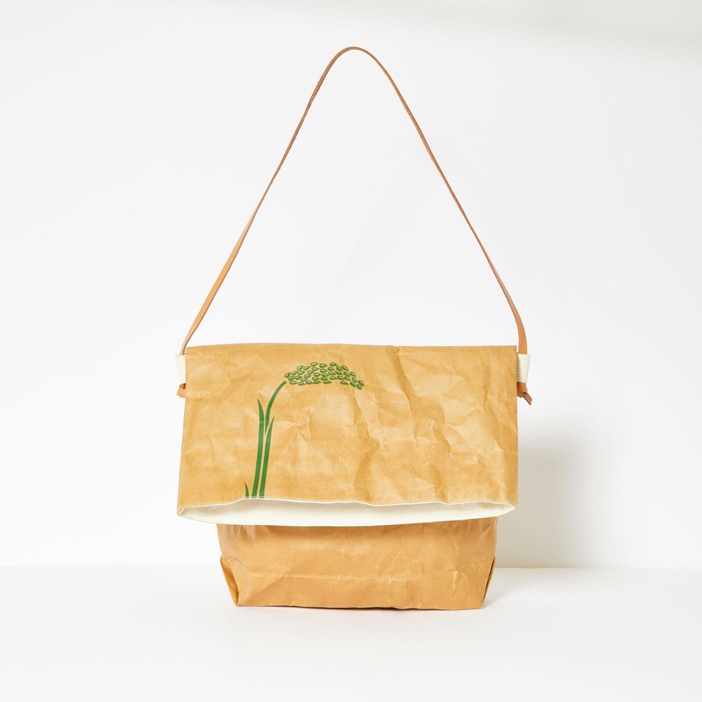 MESSENGER BAG