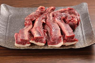【不定貫】【純国産】馬肉　赤身バラひも　100g　小分け　冷凍