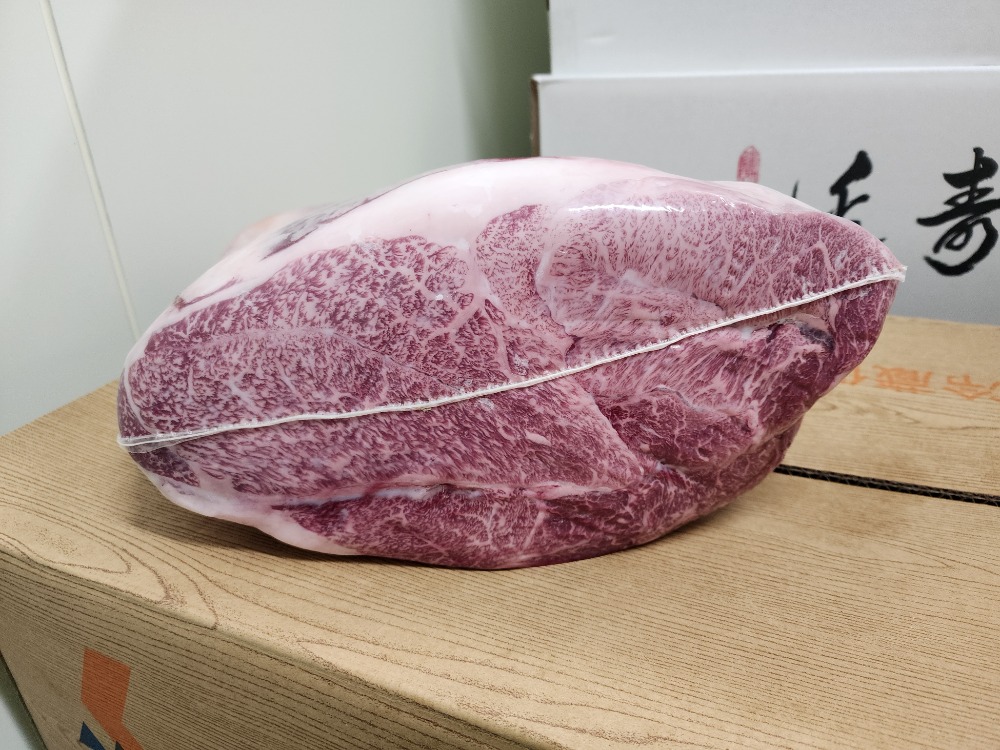 【不定貫】【壱岐牛】A5-12番　幻の和牛　ウデ　ブロック　チルド