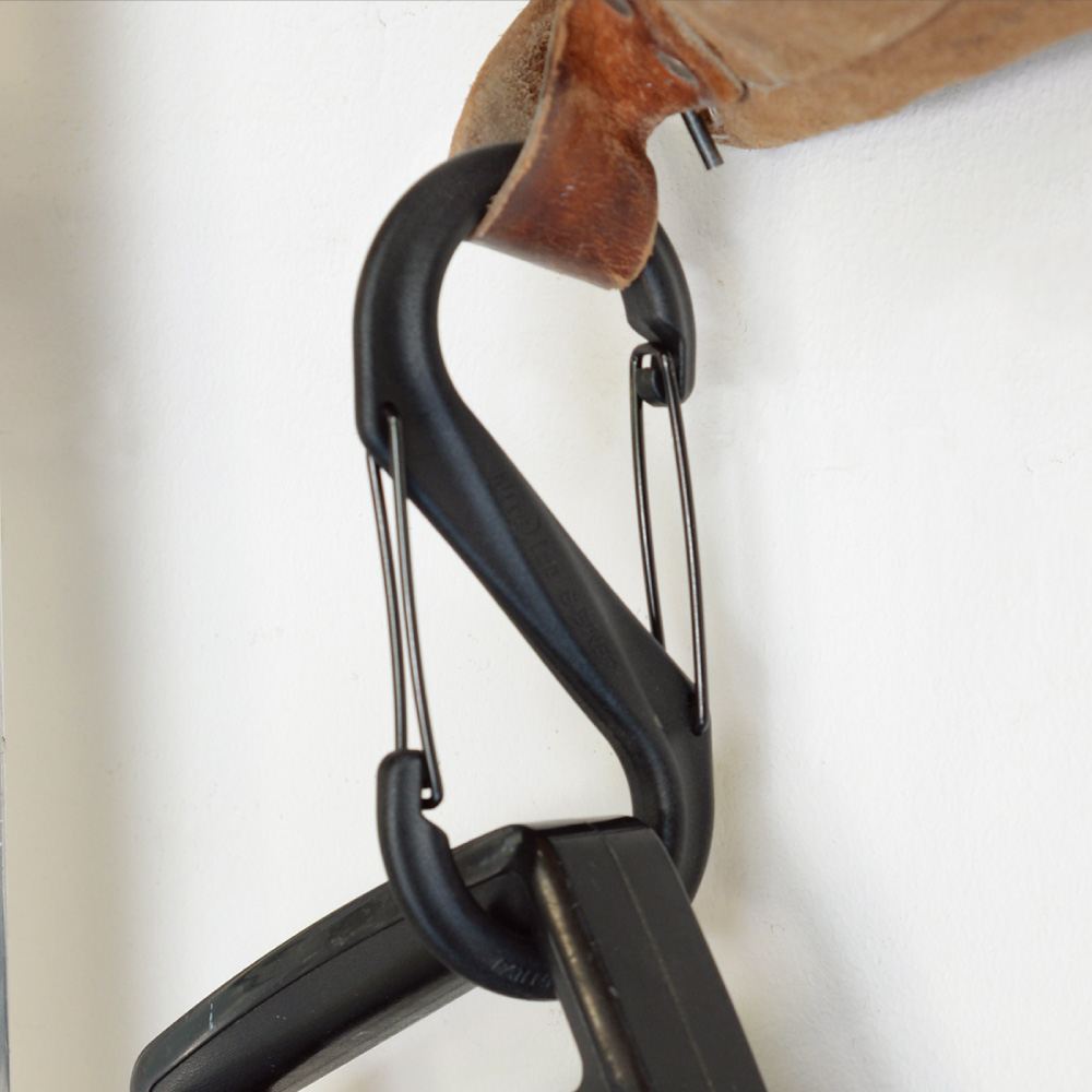 NITE IZE エスビナープラスチック #6 ブラック／ブラックゲート