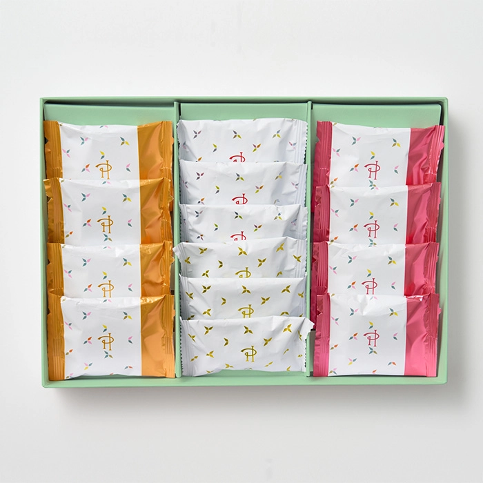 ピエール・エルメ・パリ　ラングドシャ＆クラクラック　１４個