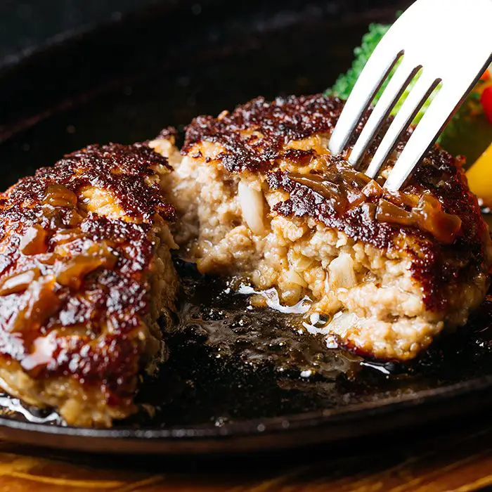 奈良・シェルブルー　ステーキ屋さんの特選牛生ハンバーグとローストビーフ