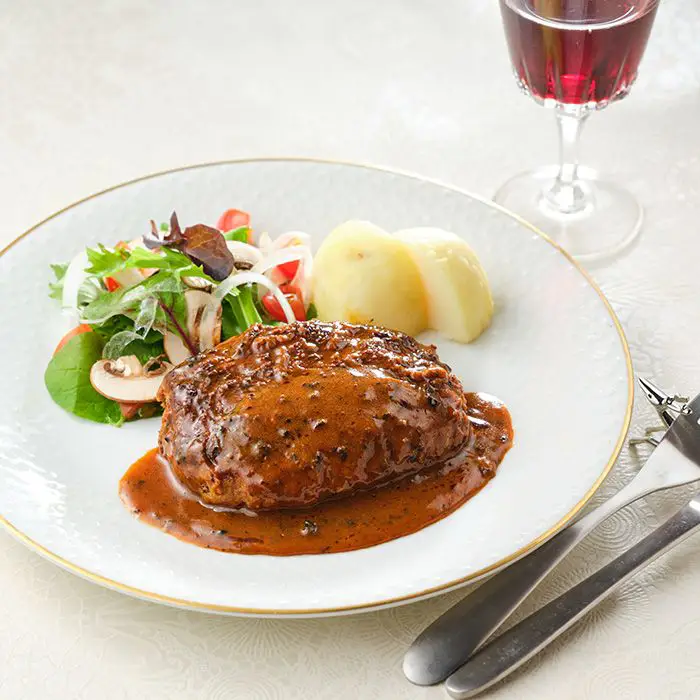 ＡＭＯＵＲ　後藤祐輔シェフ監修　黒トリュフデミソースハンバーグ［５個］