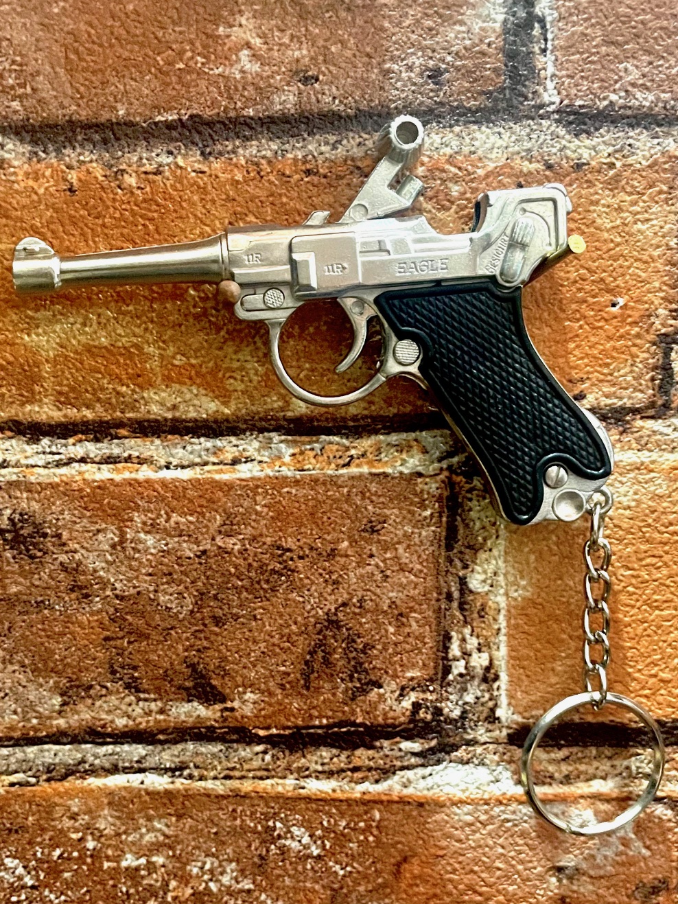 ピストルキーホルダー