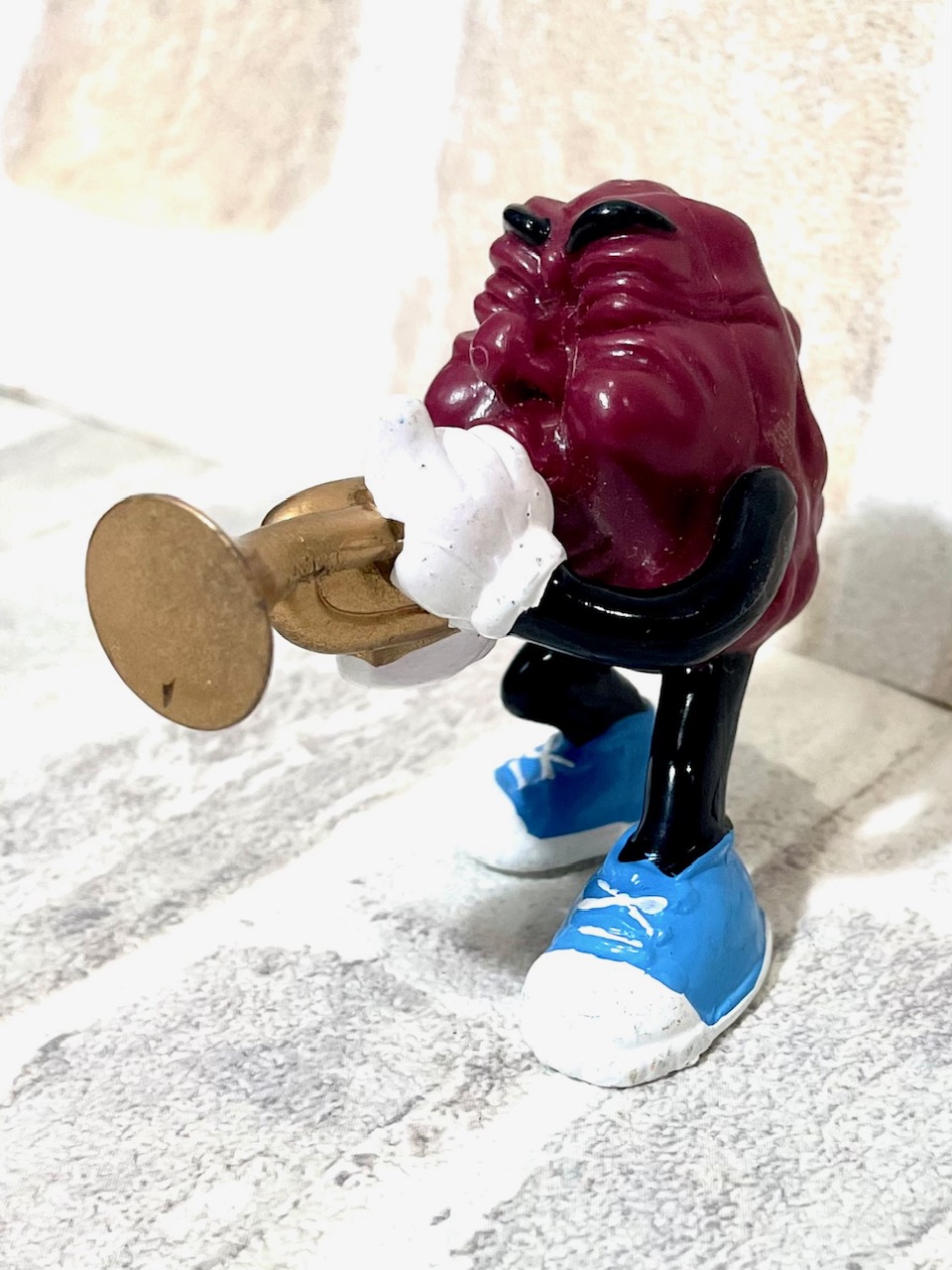 カリフォルニアレーズン フィギュア ペットSサイズ