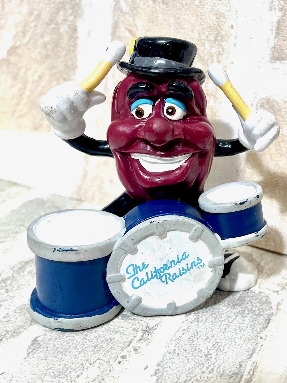 カリフォルニアレーズン フィギュア ドラムMサイズ
