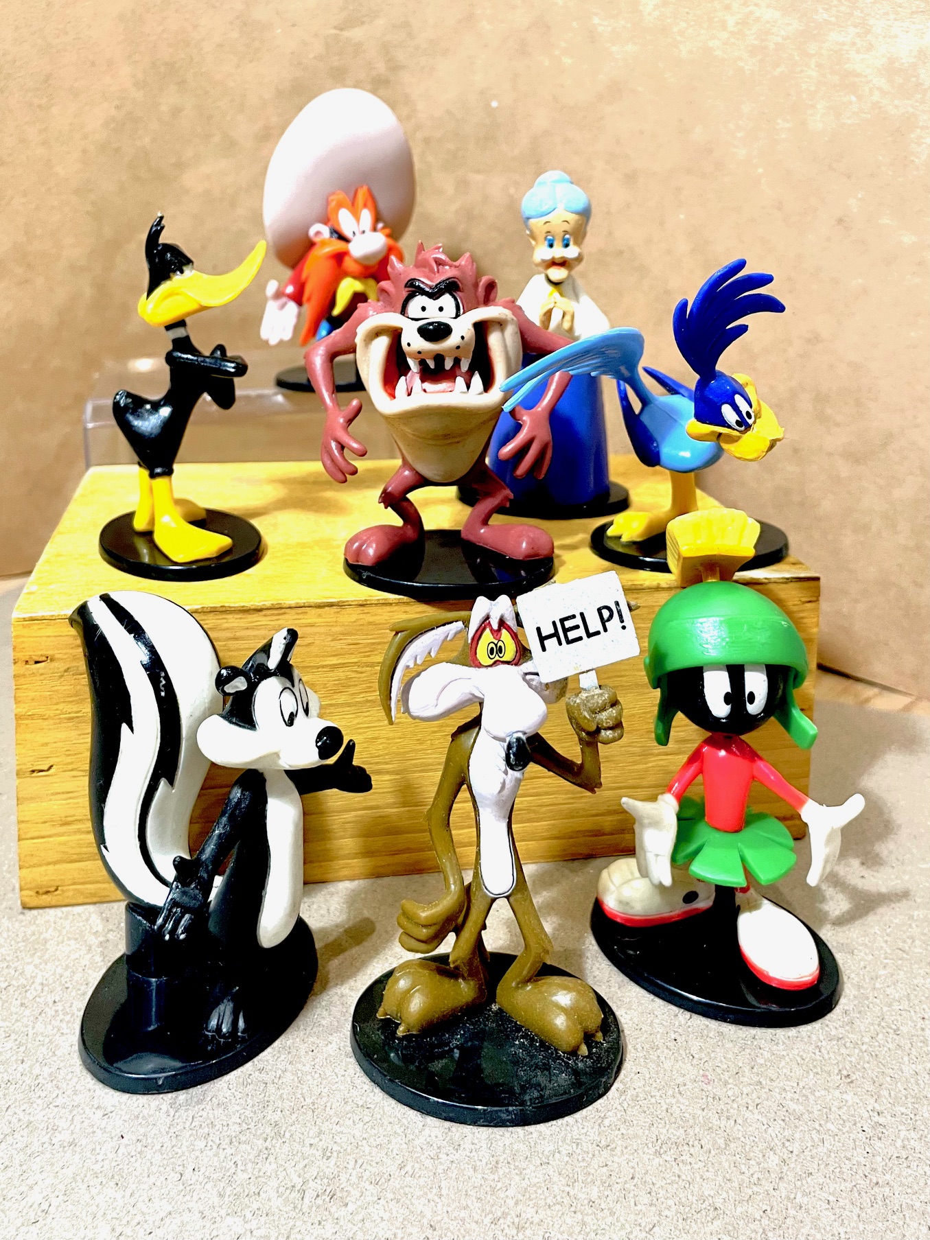 Looney Tunes  PVCフィギュア 8Pセット