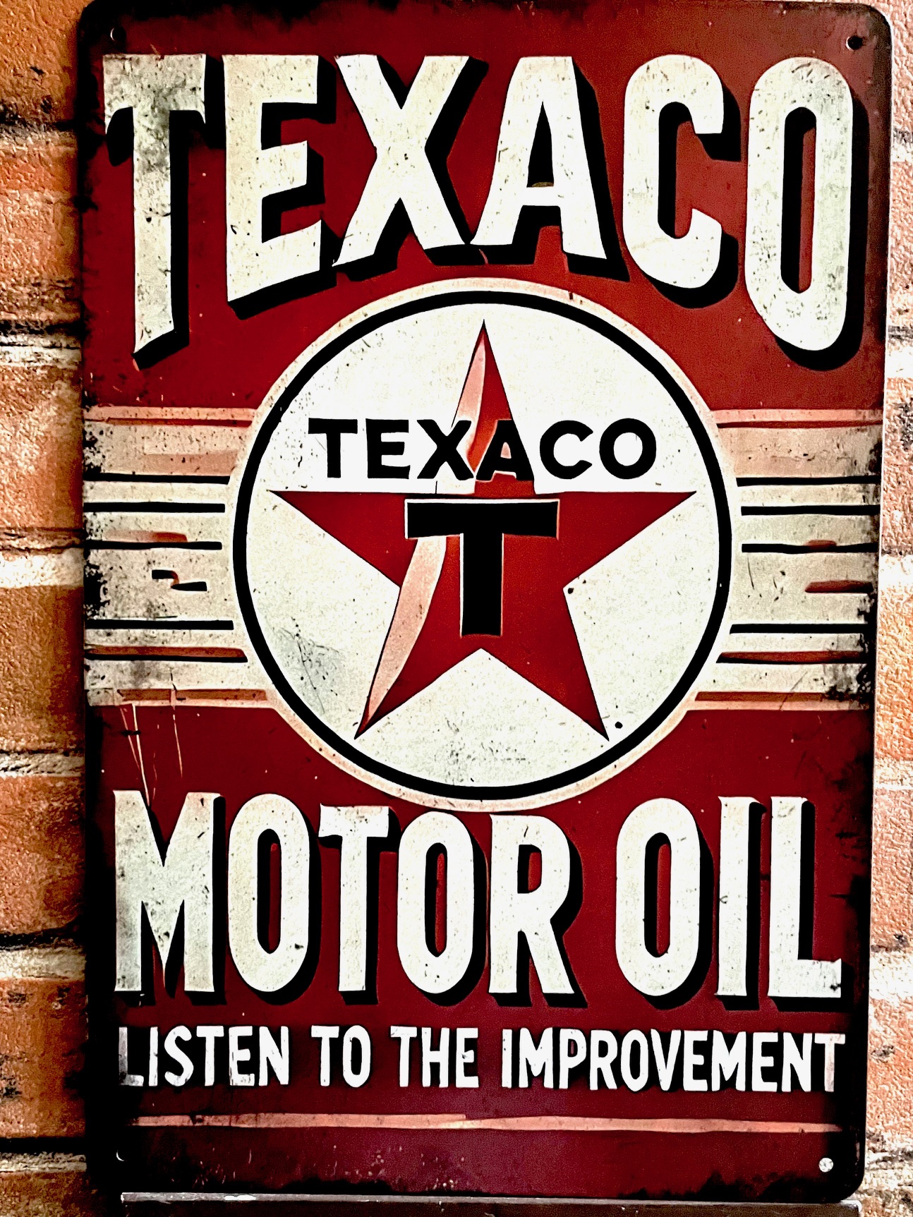 TEXACO LISTEN To 赤ティンサイン 看板 インテリア ディスプレイ レトロ  映画 アメリカン雑貨