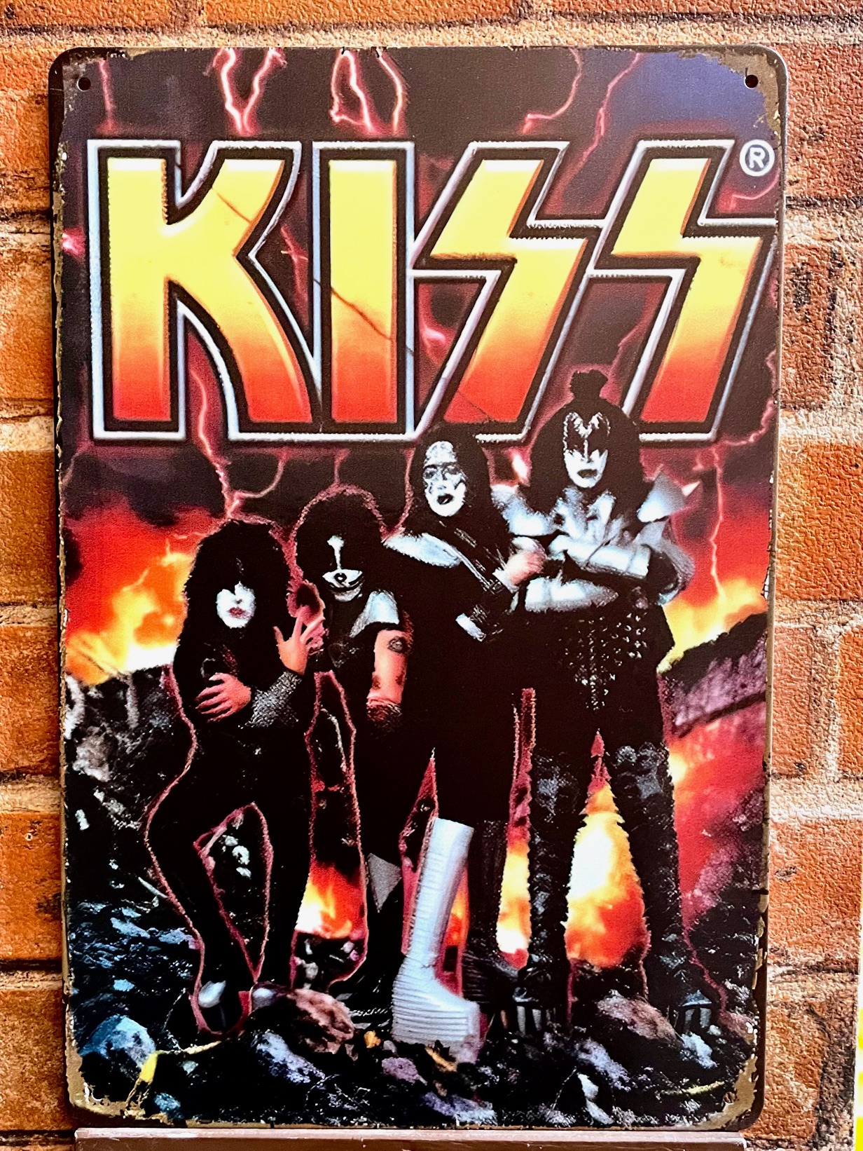 KISS 看板 ブリキ看板 インテリア ディスプレイ レトロ  アメリカン雑貨