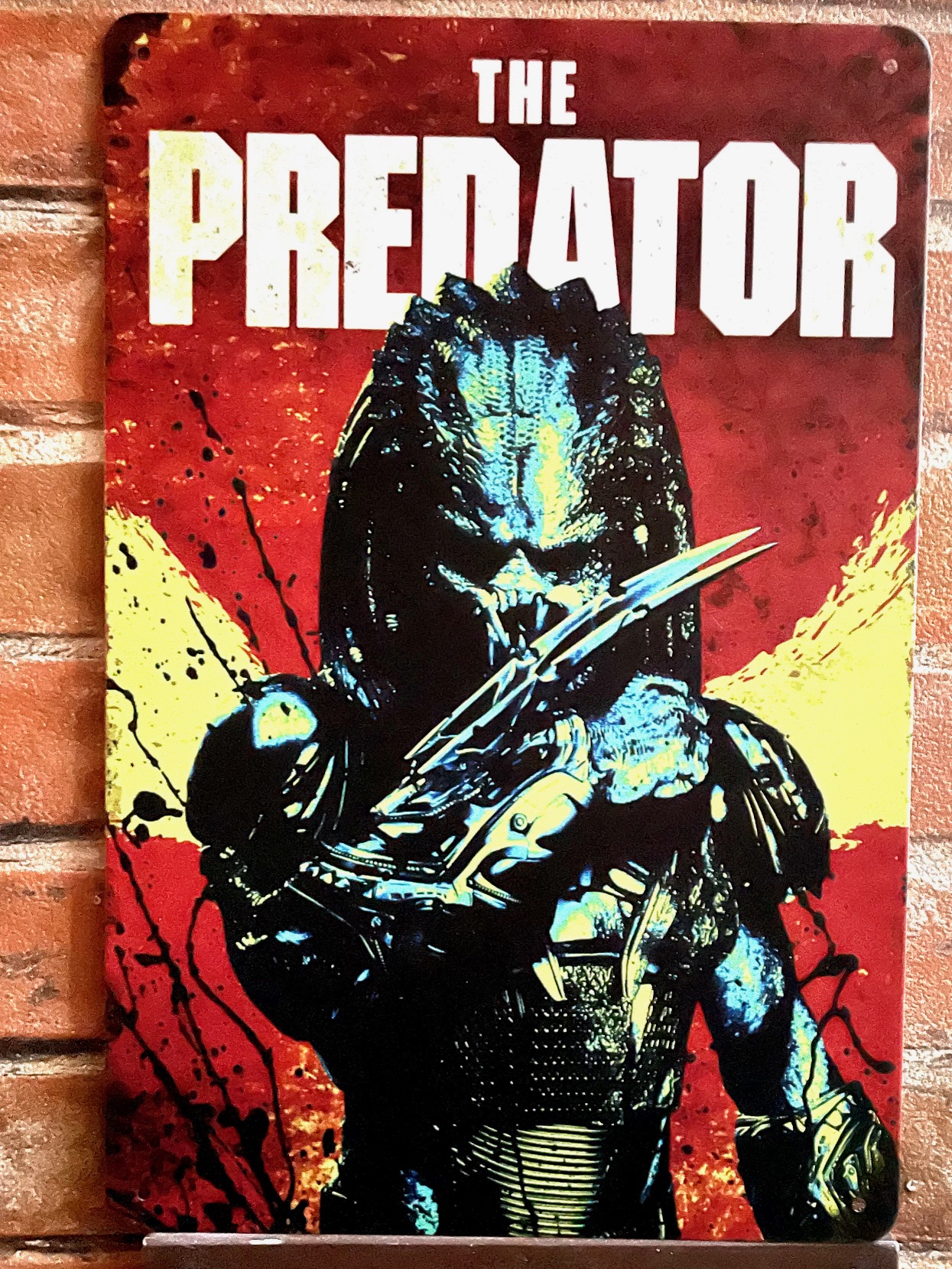 PREDATOR REDティンサイン  看板 ブリキ看板 インテリア ディスプレイ レトロ  アメリカン雑貨