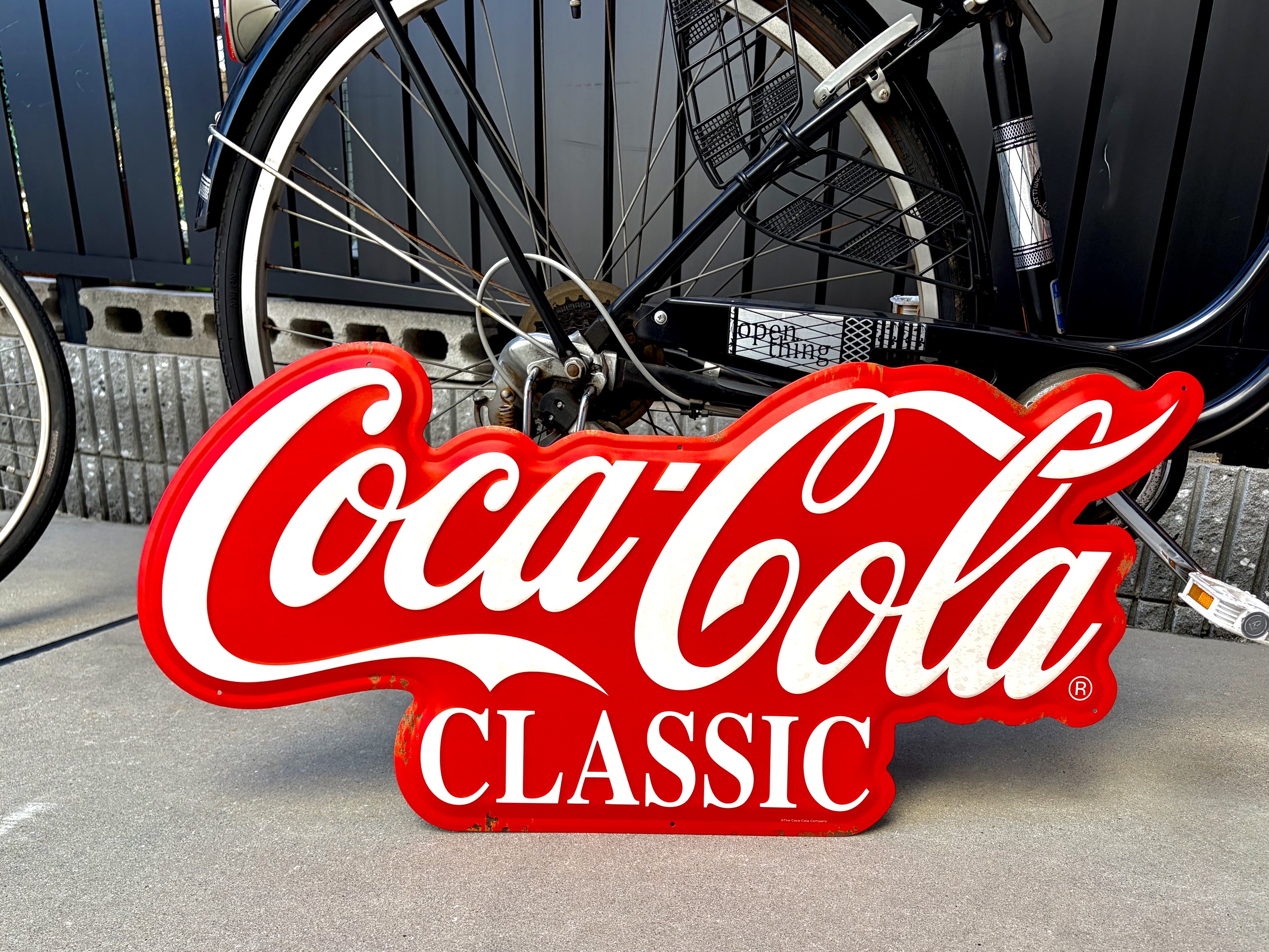 コカ・コーラ　ビッグダイカットエンボスサイン　クラシックLA直輸入