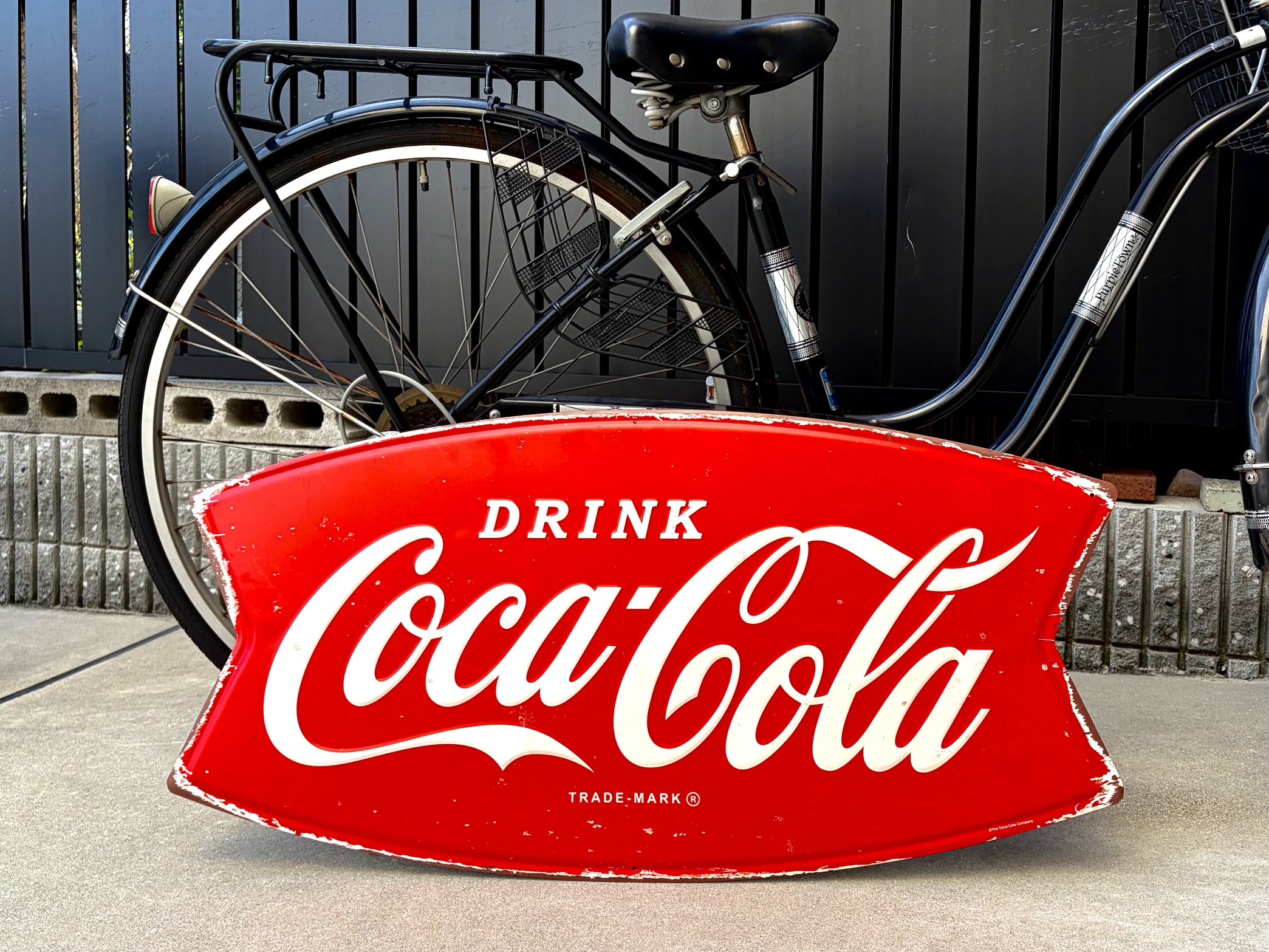 コカ・コーラ　ビッグダイカットエンボスサイン　ロゴLA直輸入