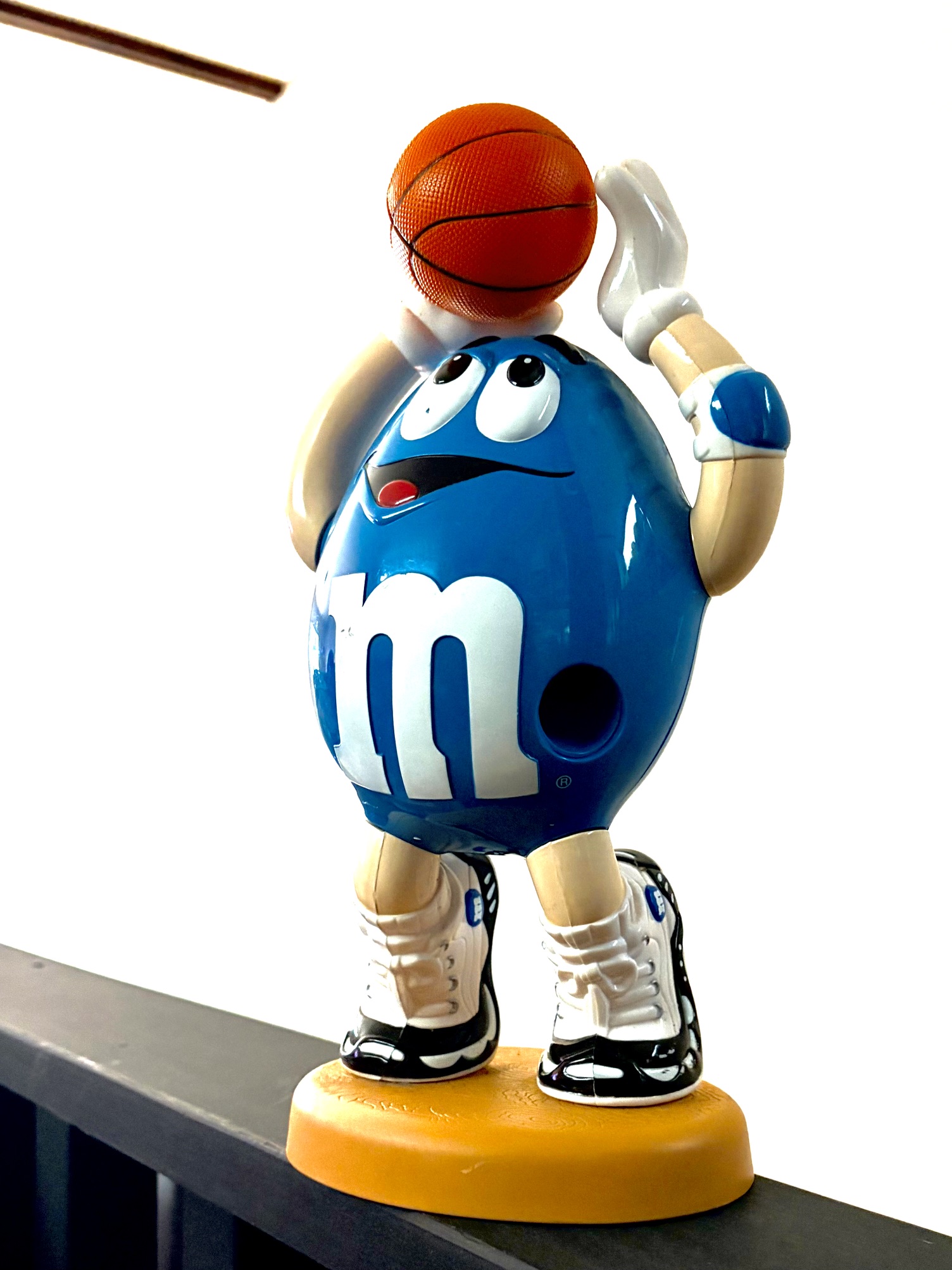 M&M'sバスケット　キャンディディスペンサー