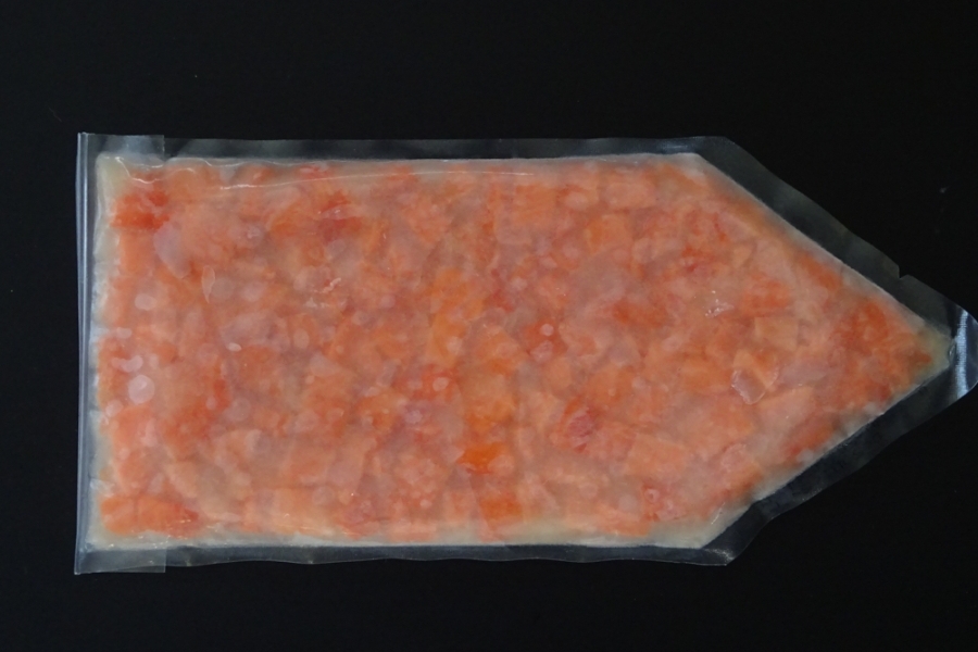 青森　サーモンダイスカット　200g