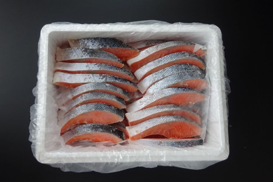 塩銀鮭切身(養殖) 60g　ﾁﾘ