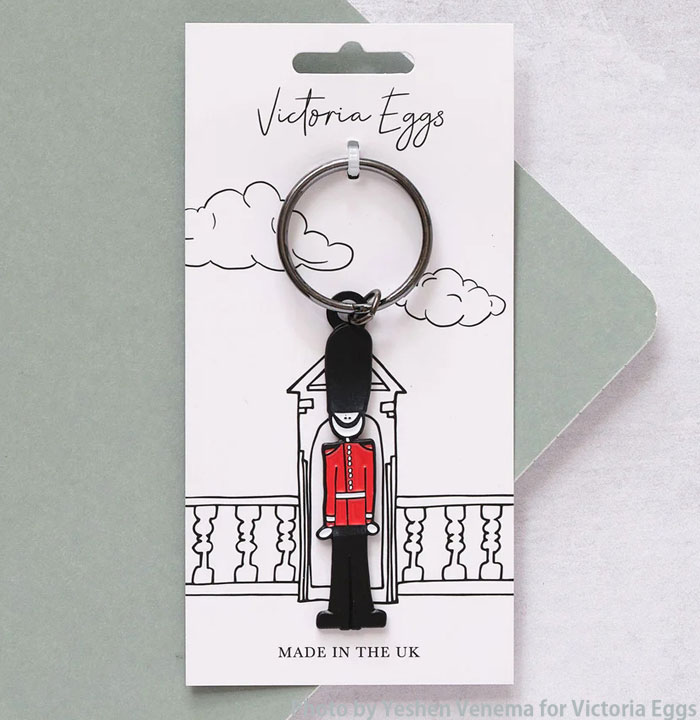 ヴィクトリア エッグス キーホルダー 近衛兵