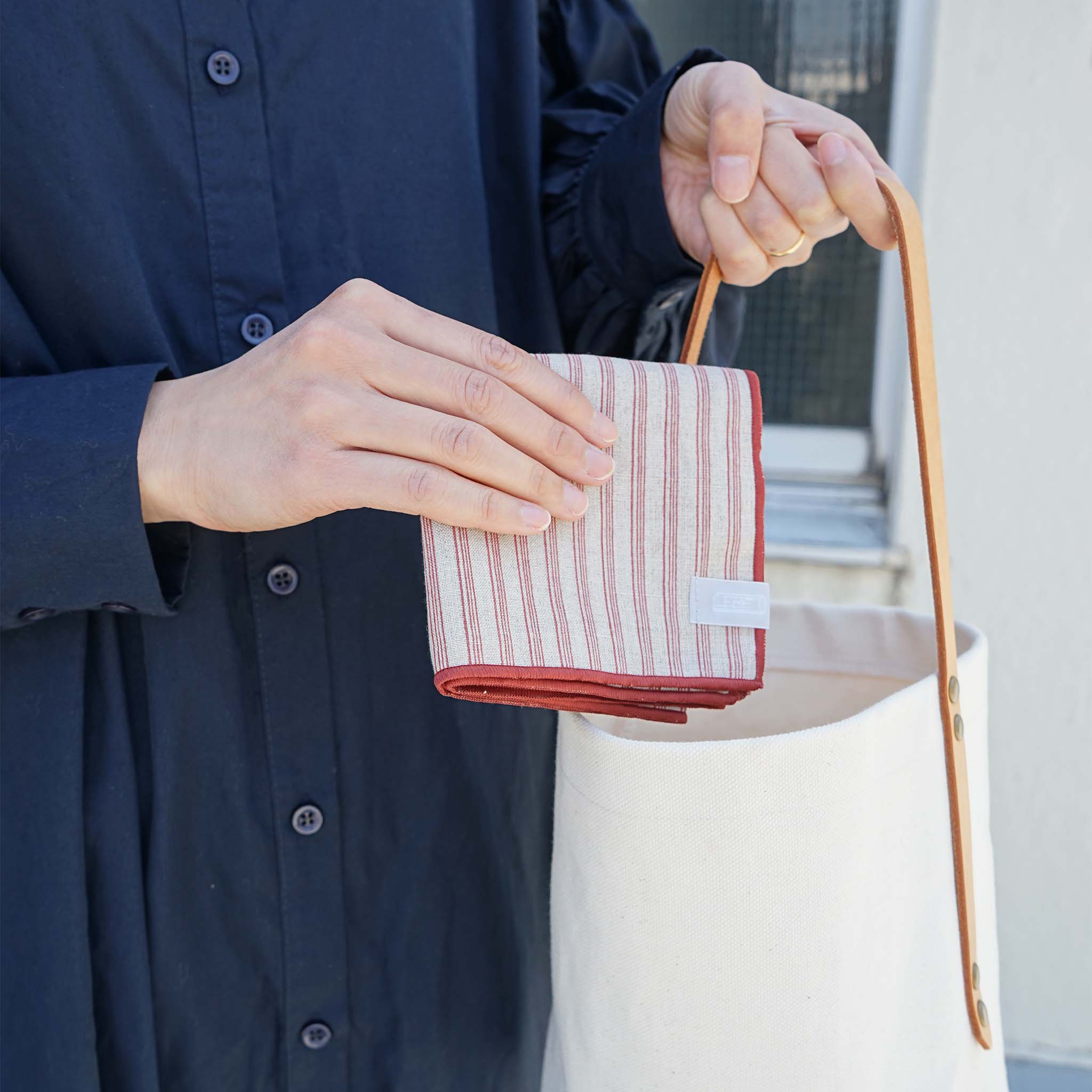 リネン　ピンストライプハンカチ  with ギフトBOX