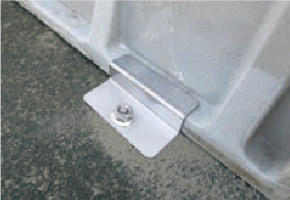 ズレ防止金具