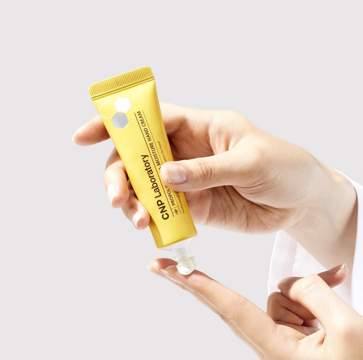CNP-PROPOLIS DERMA MOISTURE HAND CREAM
