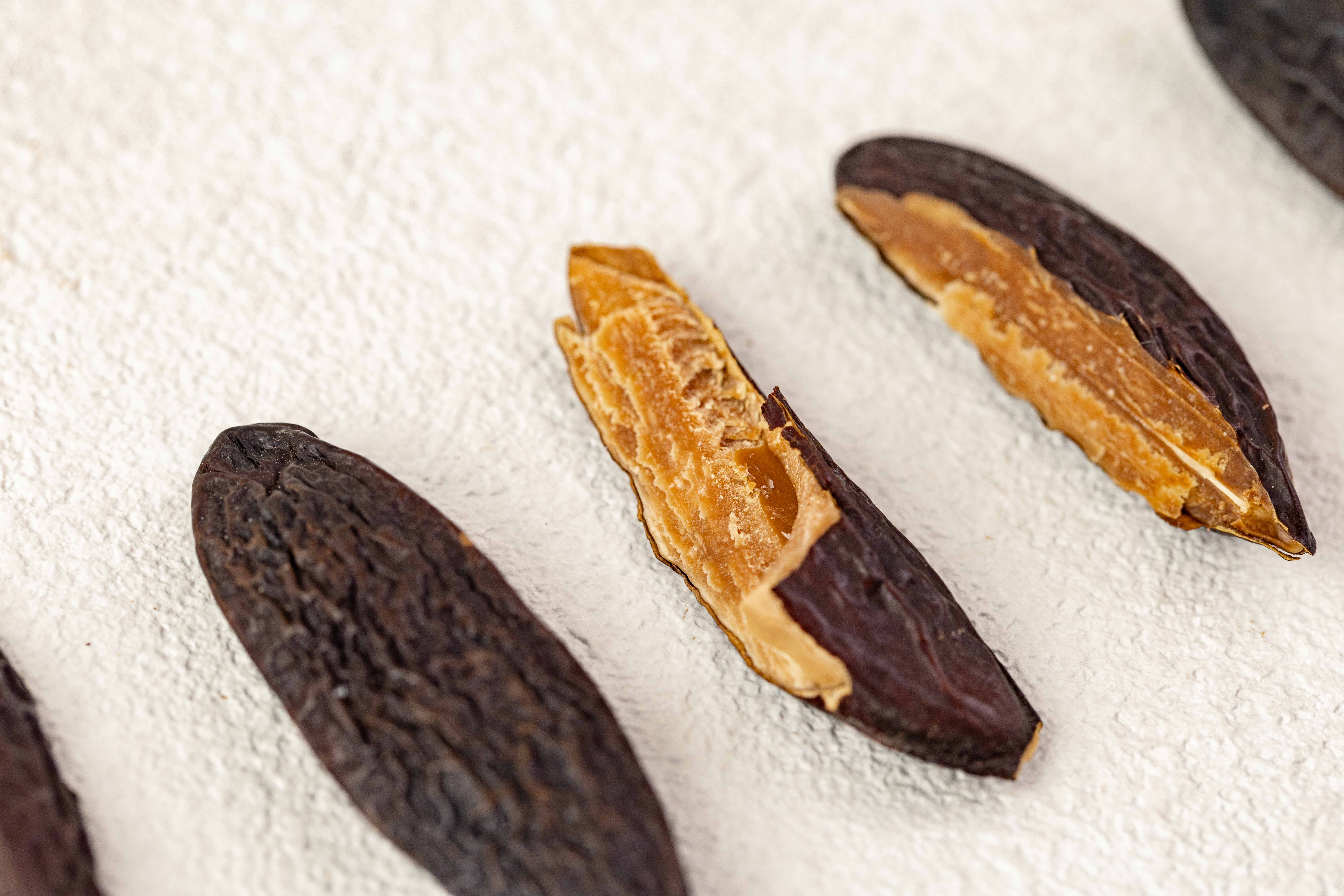 フォレノワールアイスの調理風景