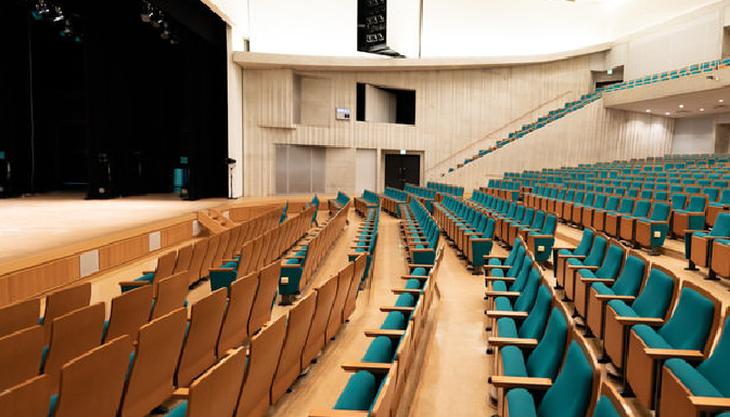 オープンキャンパス 名入れ ノベルティ 活用イメージ 学内 ホール