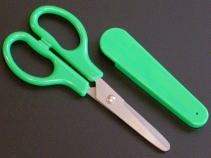 木村刃物　Ｖ５－１３５ＬＣ　グリーン　キャップ付きこどもはさみ左手用　グリーン