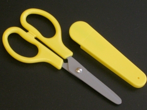 木村刃物　Ｖ５－１３５ＬＦＣ　キャップ付きこどもはさみ左手用フッ素加工