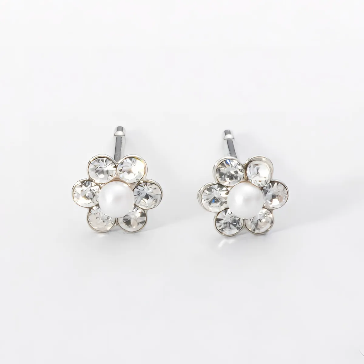 シルバー925（silver925 / sterling silver）フラワーピアス｜ストーン付き・華やかデザイン・日本製