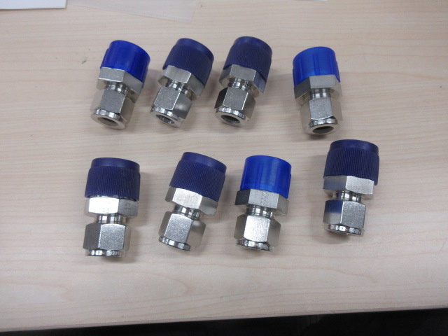 3300-02586　FTGTBG CONN 1/2T x 3/4 MPT SST 同等品