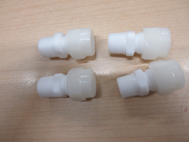 ボアスルーコネクタ