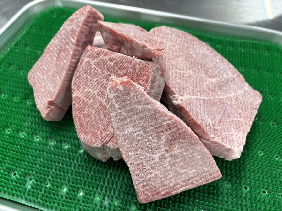 A5等級 神戸牛ももミニステーキ（スリット加工・サイコロステーキ用）