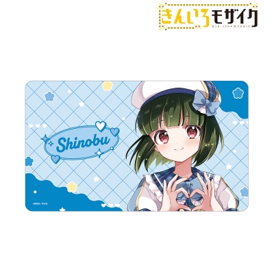 【アルマビアンカ】《きんいろモザイク》 原悠衣先生 描き下ろし 大宮忍 アイドル風衣装ver. マルチデスクマット