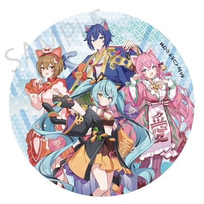【KADOKAWA】「初音ミク×招き猫×真夏の熊谷」 メガ缶バッジスタンド 初音ミク 黒猫 / 巡音ルカ / MEIKO / KAITO Art by イコモチ