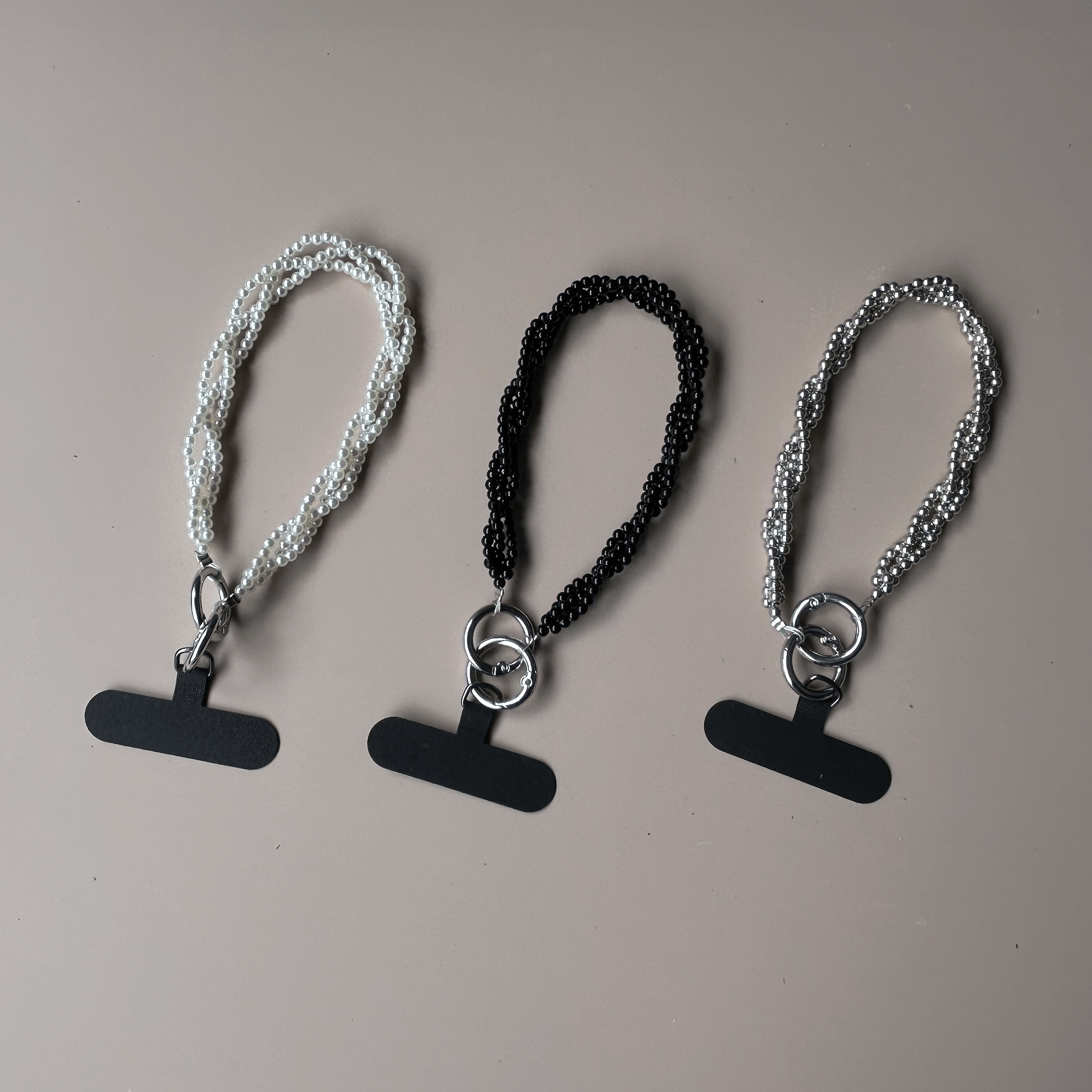 【The Beads Weaving Hand Strap】手に馴染む上質感、ビーズ編みのスマホアクセサリー