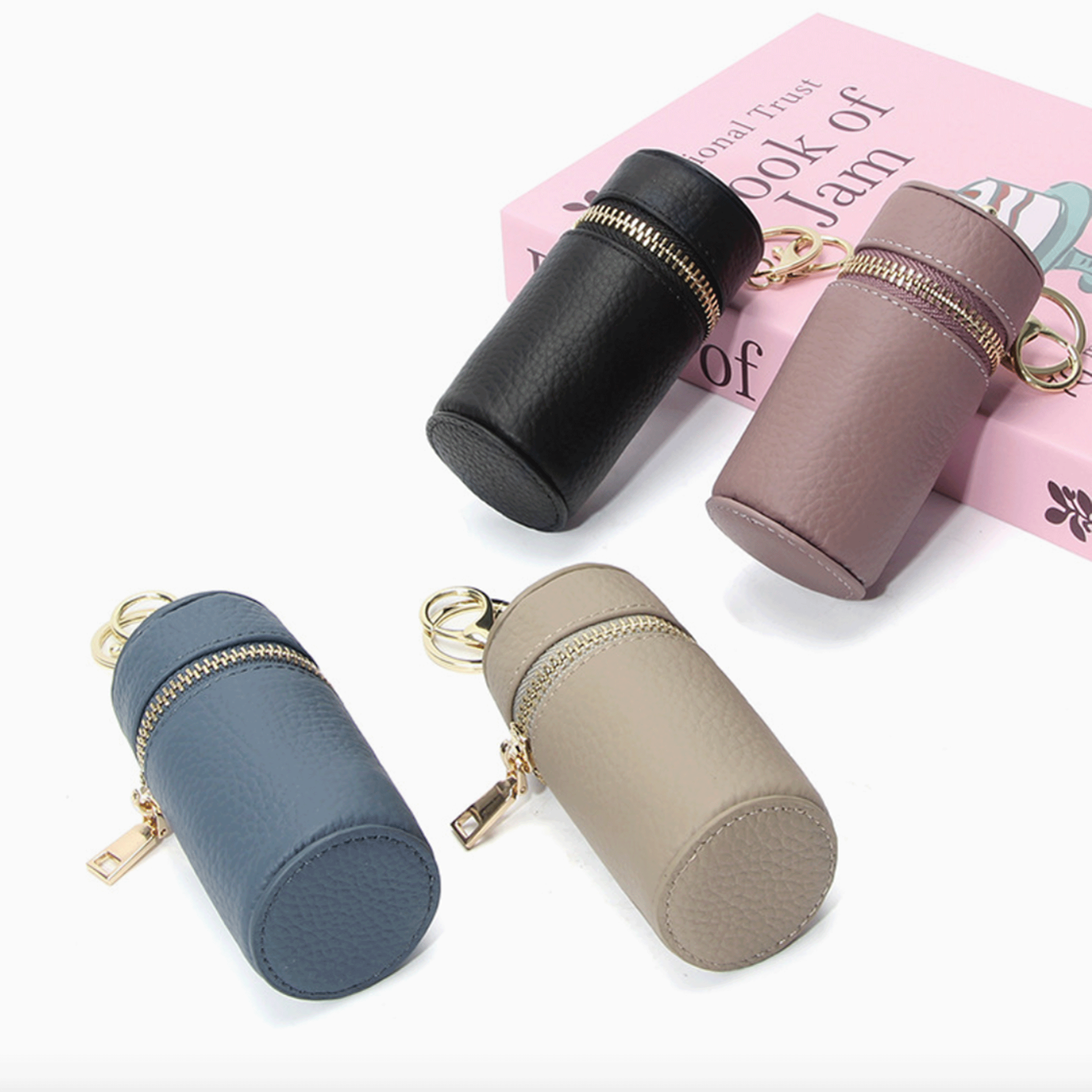 【The Cylinder Leather Pouch】スマートに持ち運べるキーリング付きレザーポーチ