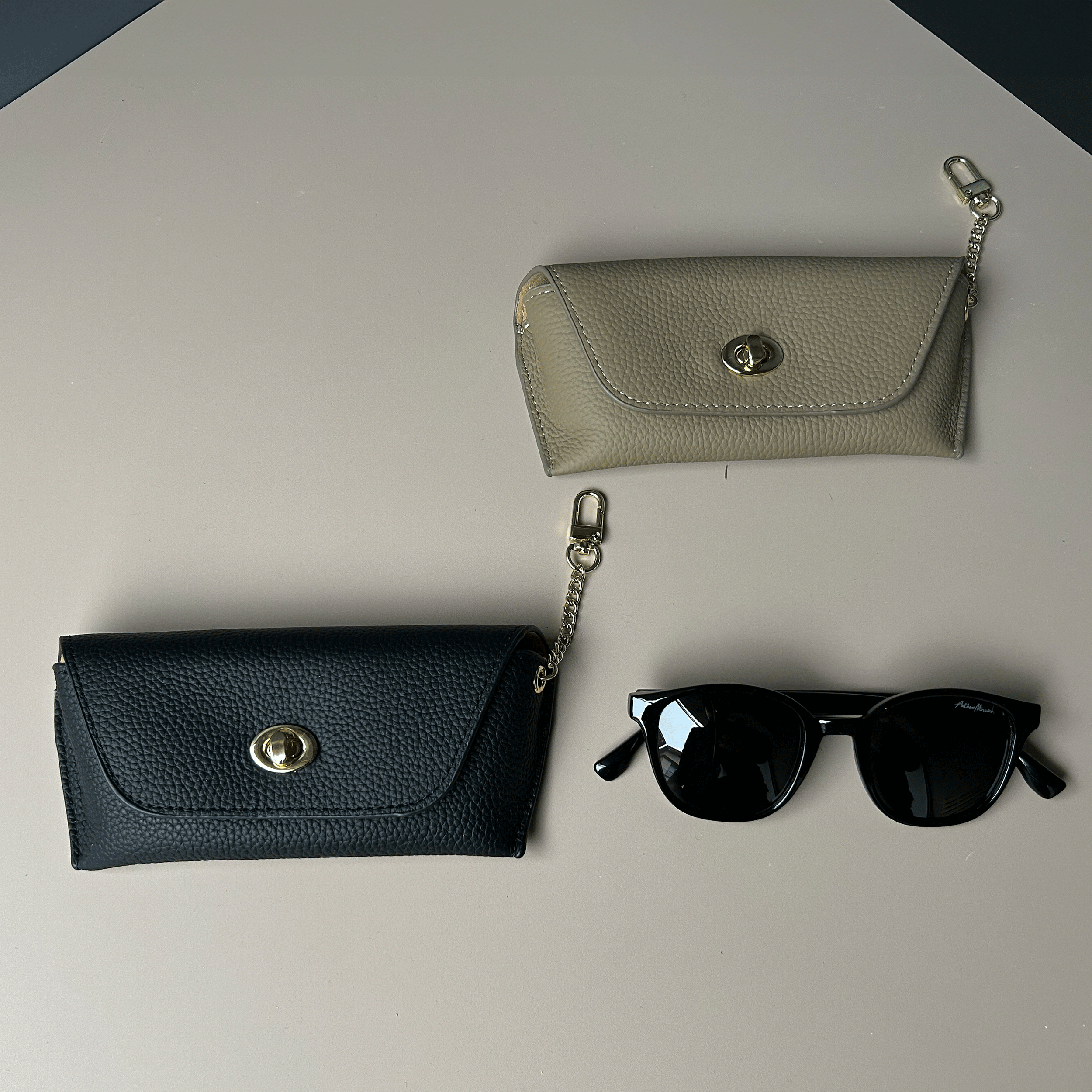 【The Leather Glasses Case】大切なメガネに上質な居場所を