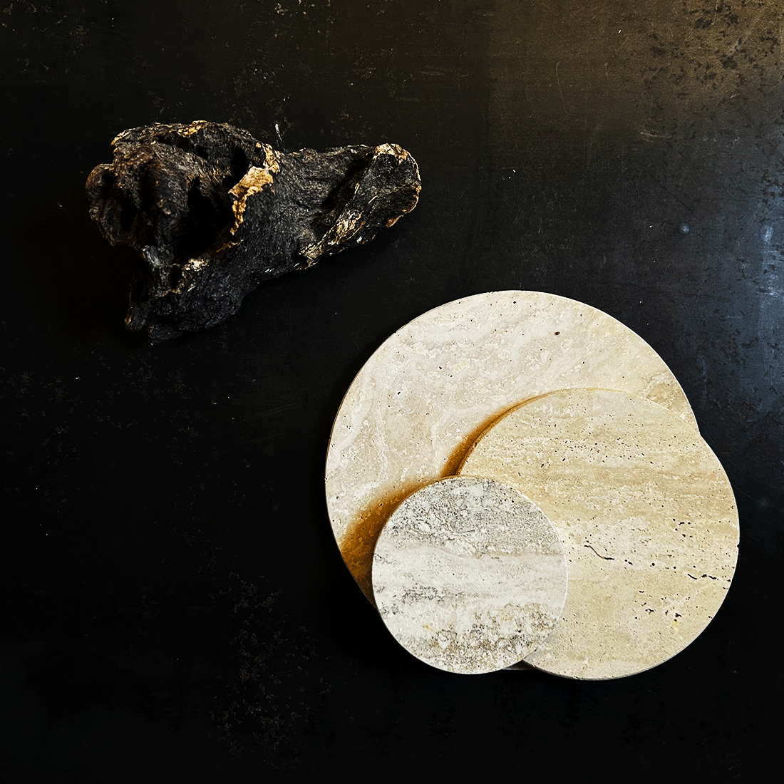 【The Stone Plate 'Round'】自然の表情を、そのままインテリアに