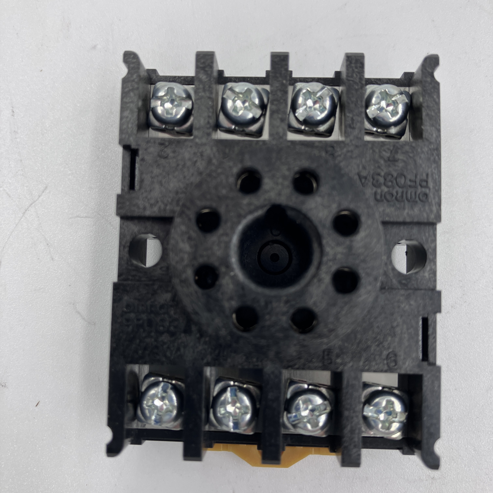 ソケット　PF083A