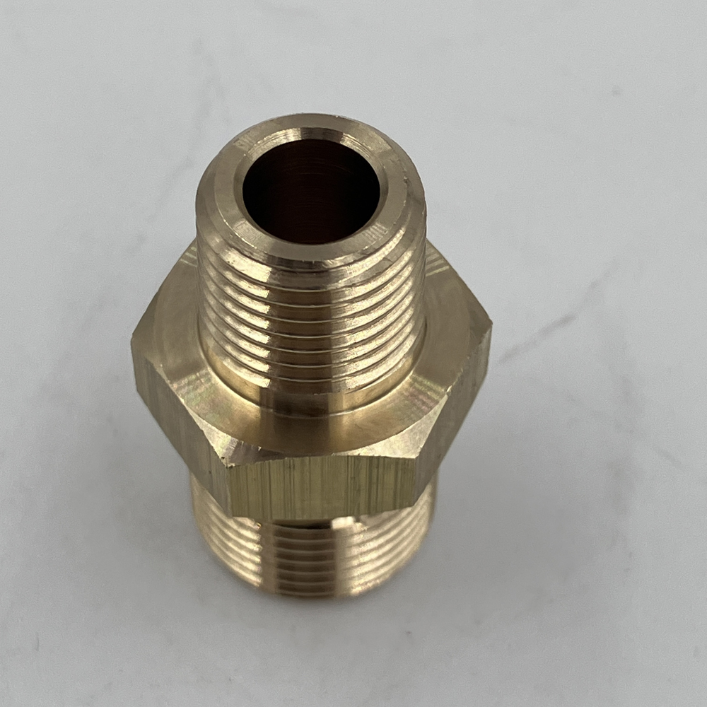 ＭＣ異型ニップル　3/8B X 1/4B (BSBM)