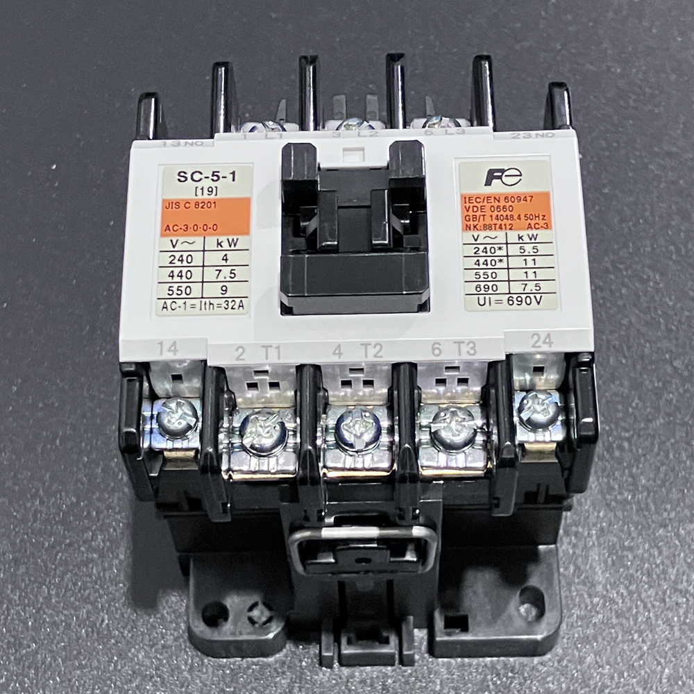 電磁接触器　SC-5-1 5A 2A