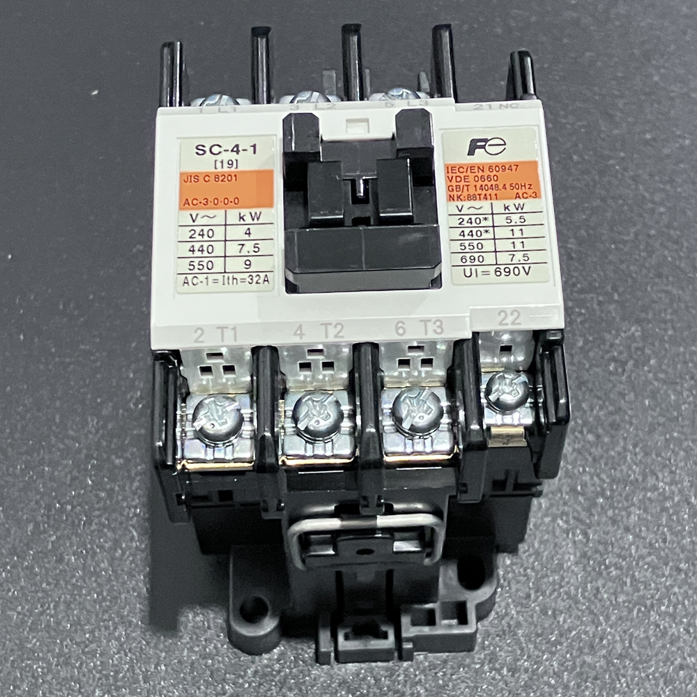電磁接触器　SC-4-1 (3A1B)