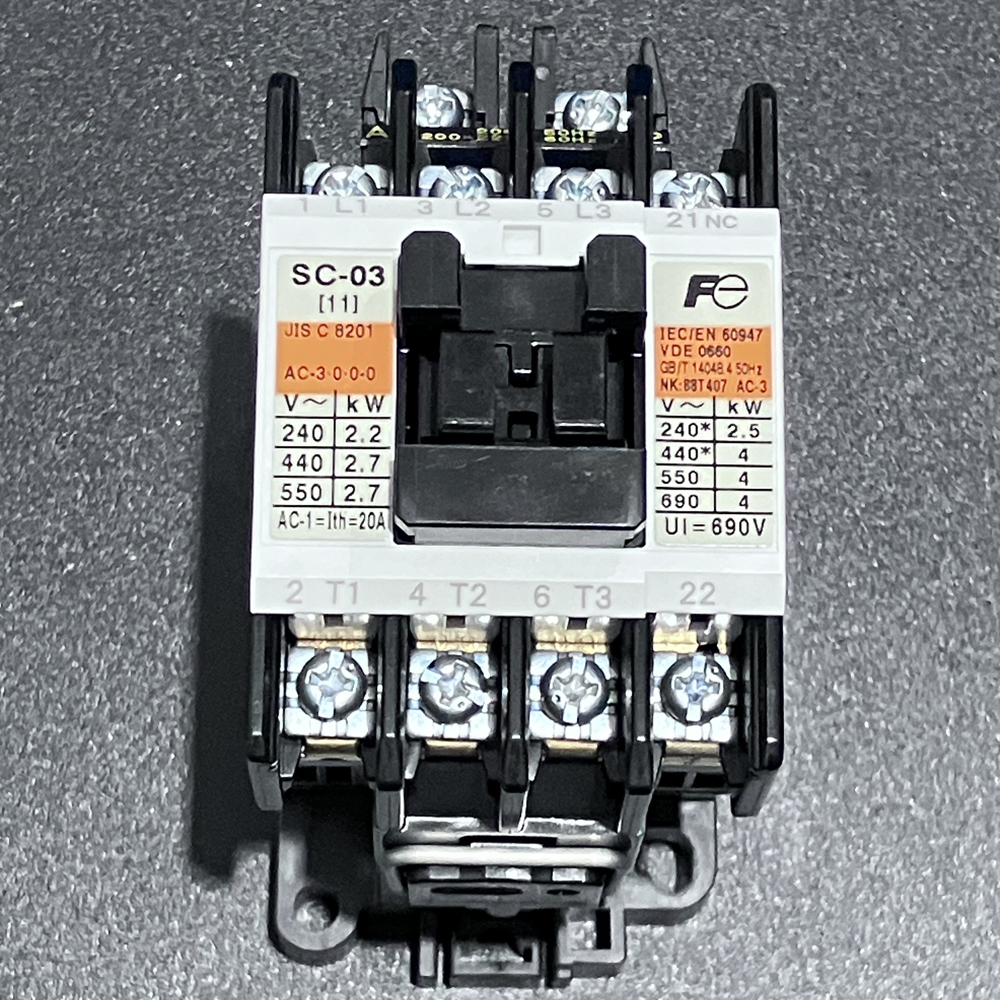 電磁接触器　SC-03 (3A1B)